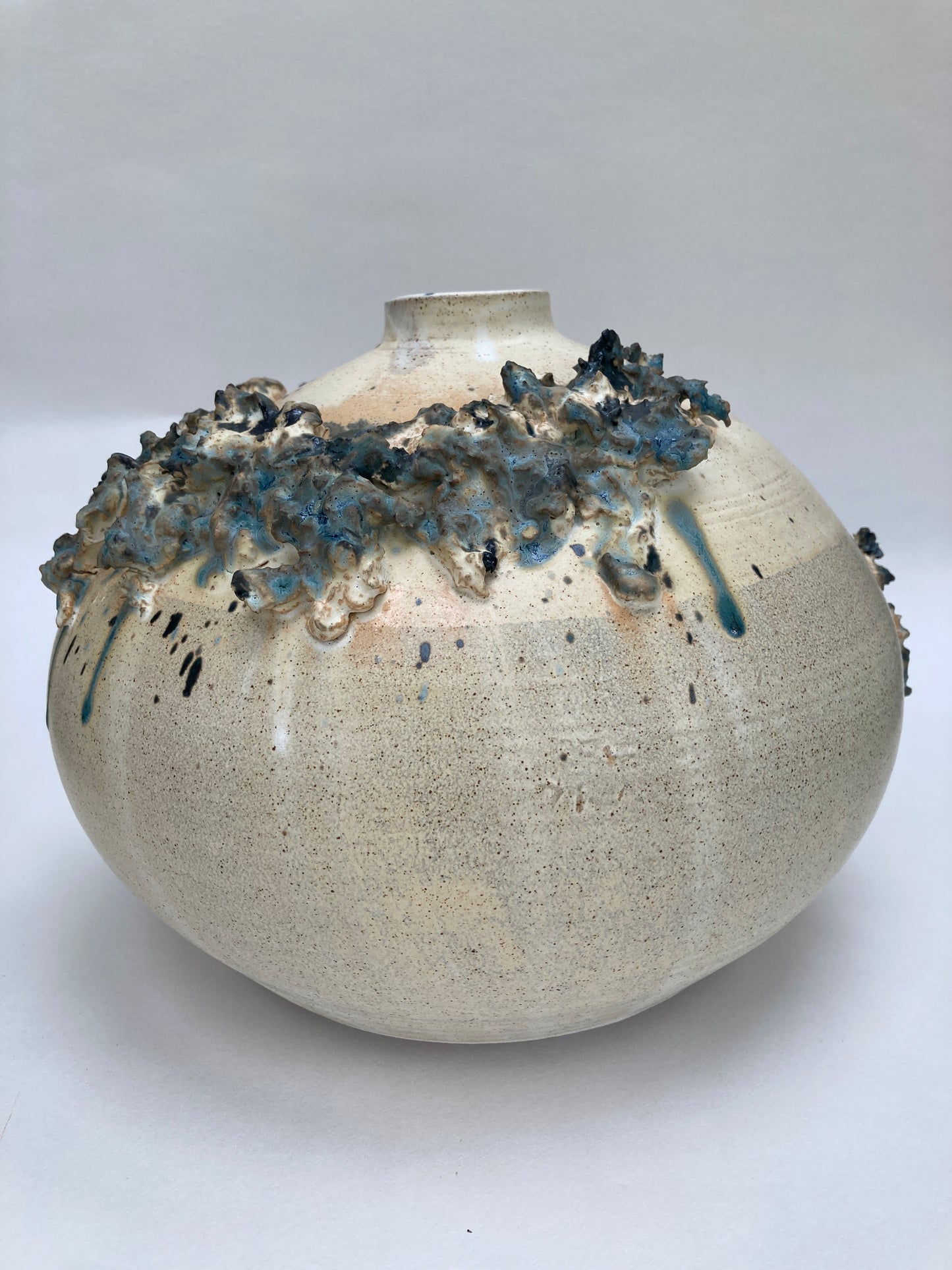 Large Vessel (NOT SUITABLE FOR POSTAGE. PLEASE CONTACT FOR COLLECTION OPTIONS PRIOR TO PURCHASE).
