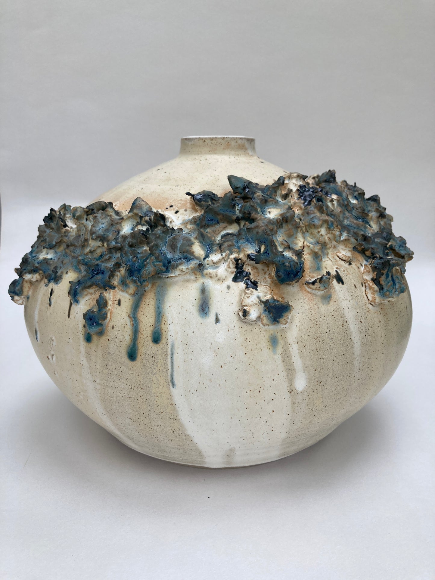 Large Vessel (NOT SUITABLE FOR POSTAGE. PLEASE CONTACT FOR COLLECTION OPTIONS PRIOR TO PURCHASE).
