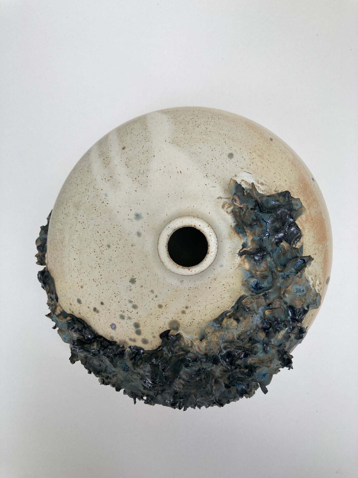 Medium Vessel (NOT SUITABLE FOR POSTAGE. PLEASE CONTACT FOR COLLECTION OPTIONS PRIOR TO PURCHASE).