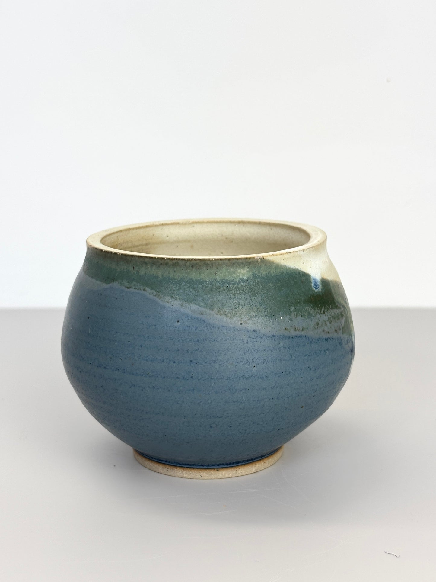 Small pot in “Bay Collection” colours