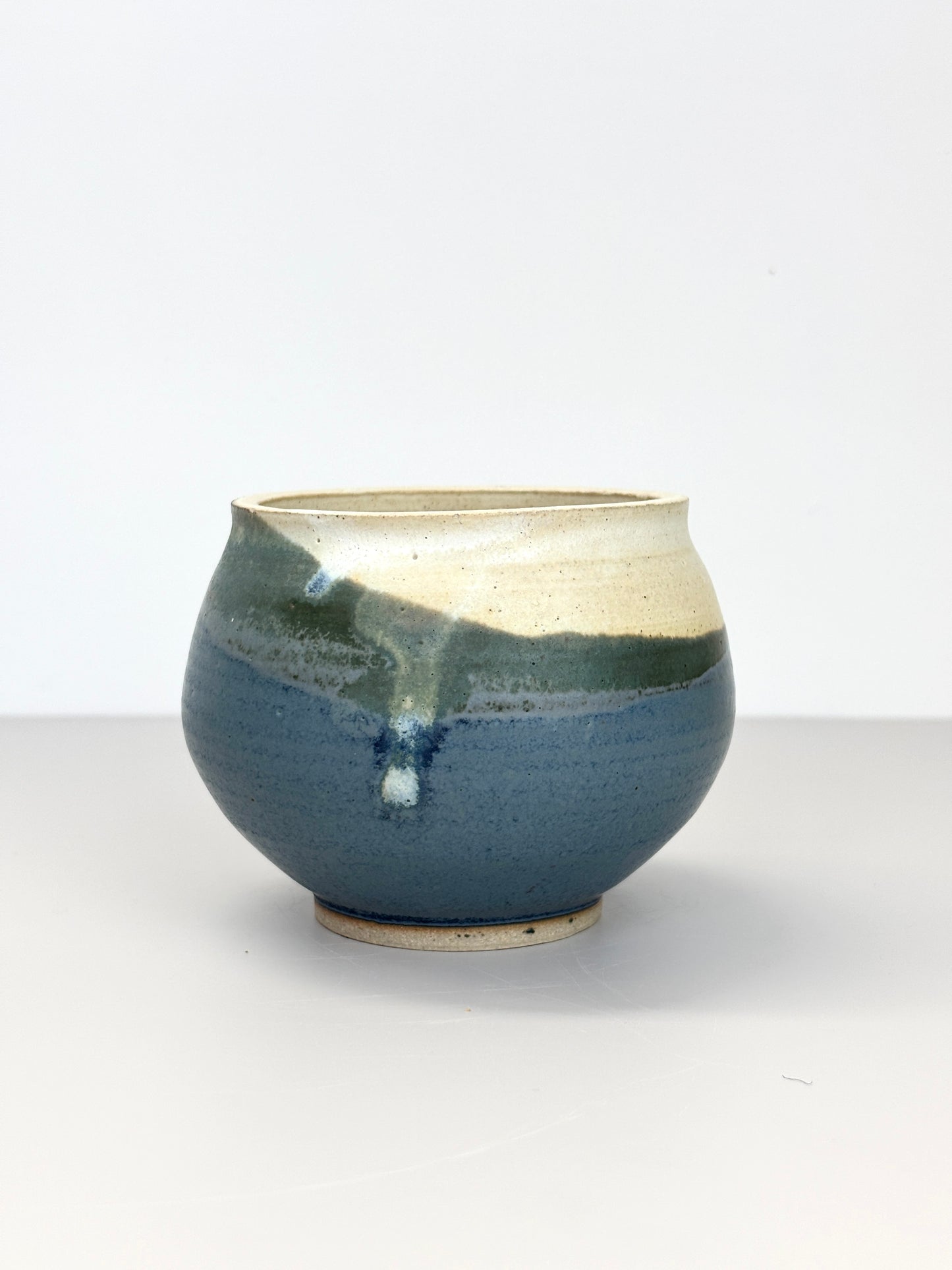 Small pot in “Bay Collection” colours